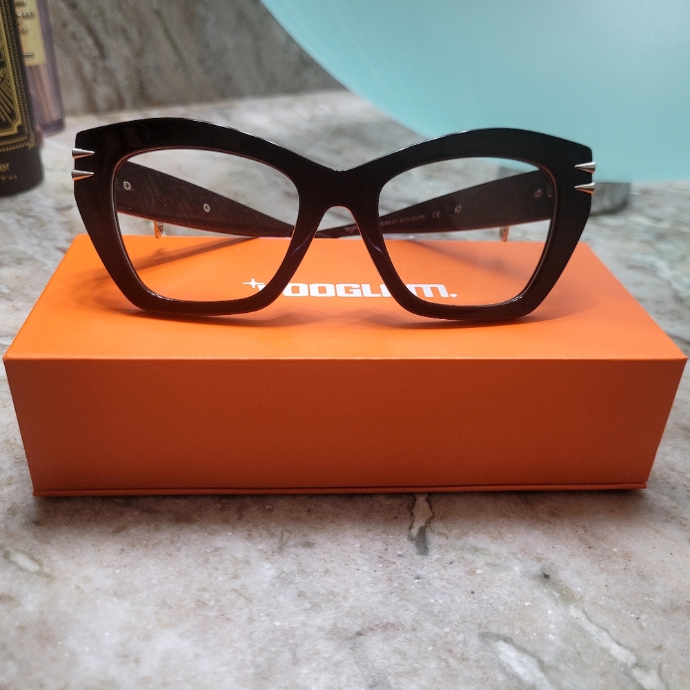Vooglam Black Cat-Eye Glasses